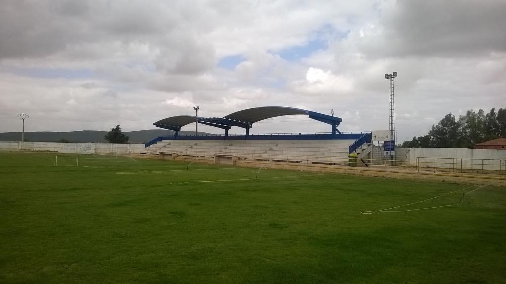 Graderío cubierto 1